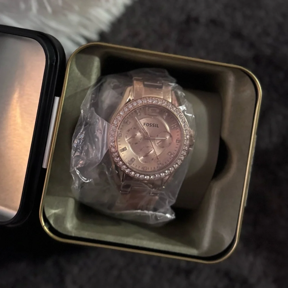 NEW Fossil Women's Rose Gold Crystal Watch
